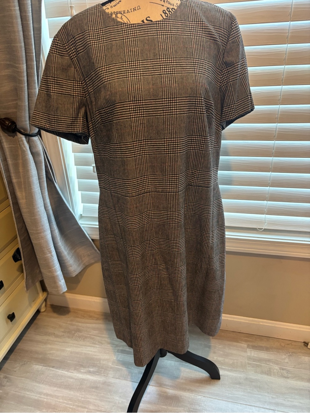 Banana Republic Gray Plaid Midi Shift Dress